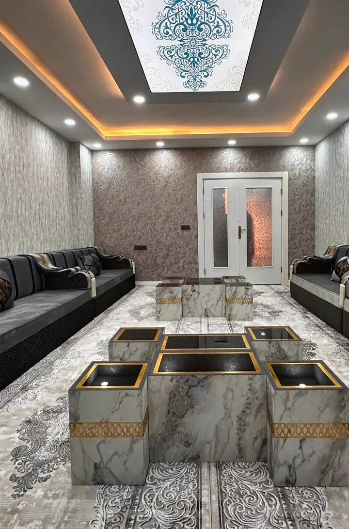 Classic Star Yemeni Majlis in Light Gray and Black