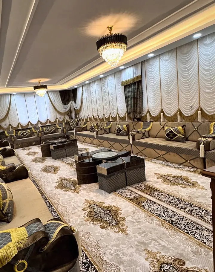 Arabic Yemeni Star Majlis in Brown Velvet for Family Rooms